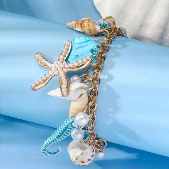 COPY - Beach Themed Seashell Bracelet - Picture 3 of 6